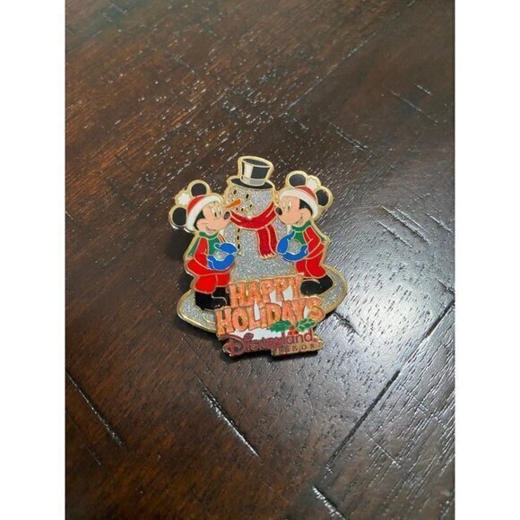Disney Disneyland Resort Happy Holidays Mickey and Minnie Christmas Pin - Picture 1 of 6
